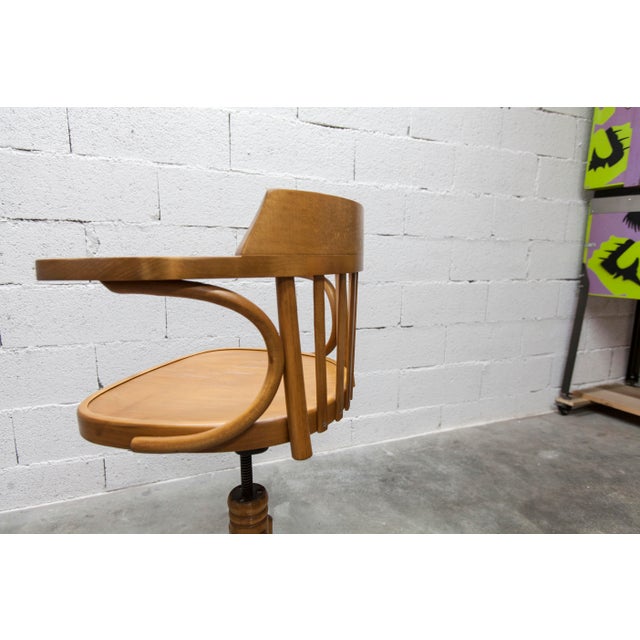 Thonet Scandinavian Swivel Office Chair in Bentwood from Thonet, 1960s For Sale - Image 4 of 18