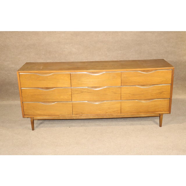 Mid 20th Century Mid 20th Century American of Martinsville Bedroom Set - 6 Pieces For Sale - Image 5 of 8