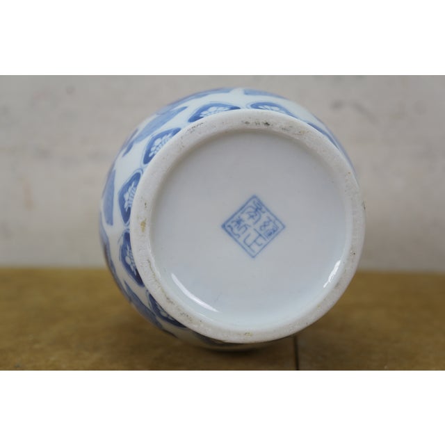 Chinese Chinoiserie Blue & White Porcelain Dragon Foo Dog Mantel Vase Urn For Sale - Image 12 of 13
