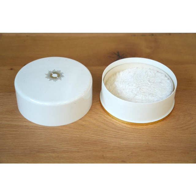 Vintage Caron Bellodgia Dusting Powder – Classic French Vanity Collectible Add a touch of old-world elegance to your...