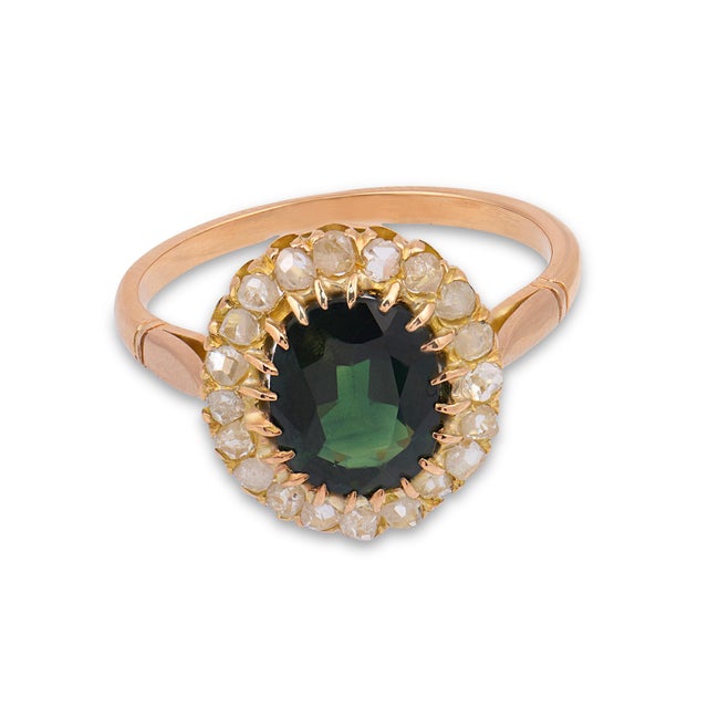 Victorian Early 20th Century Victorian 2.10 Carat Green Sapphire Diamond 18k Yellow Gold Cluster Ring, Size 7.75 For Sale - Image 3 of 7