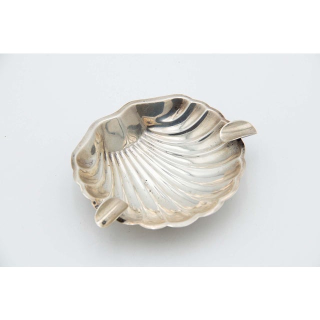 Fluted Silver Shell-Shaped Ashtray, in Good conditions. Designed 1920 to 1949