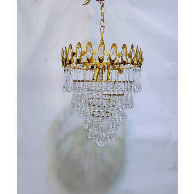 Traditional Mid 20th Century Gold Frame Layered Chandelier For Sale - Image 3 of 9