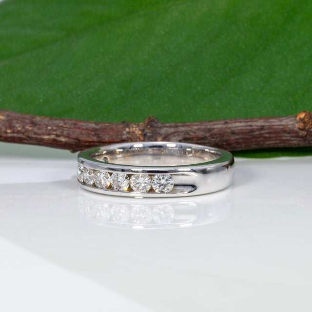 Diamond Estate Band With 9 Earth-Mined Diamonds in Solid 14k Gold, Size 6.75 For Sale In Columbus - Image 6 of 8