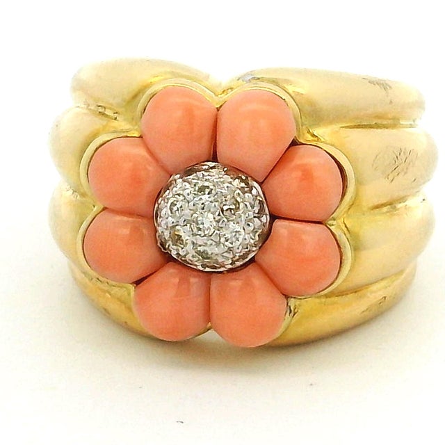 Vintage Italian Coral and Diamond Flower Ring in 18k Yellow Gold, Size 6 For Sale - Image 10 of 11