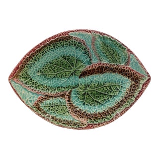 C. 1880 English Majolica Large Begonia Leaf Platter With Deep Root Rim For Sale
