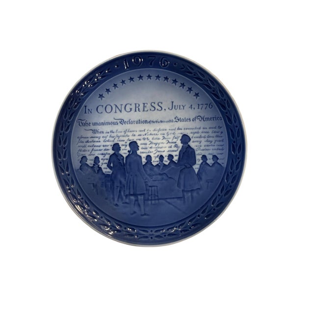 Mid-Century Modern 1976 Royal Copenhagen United States Bicentenary Commemorative Plate For Sale - Image 3 of 4