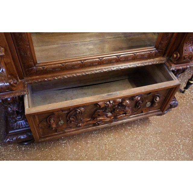 19th Century Renaissance Revival Atlas Walnut Figural Curio China Cabinet For Sale In Dallas - Image 6 of 18