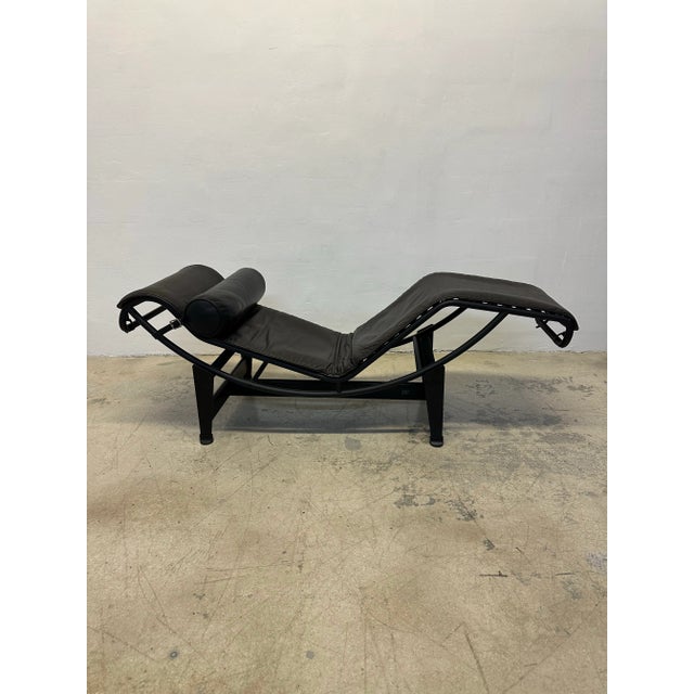 Lc4 Le Corbusier “Noire” Chaise Lounge for Cassina For Sale In Miami - Image 6 of 12