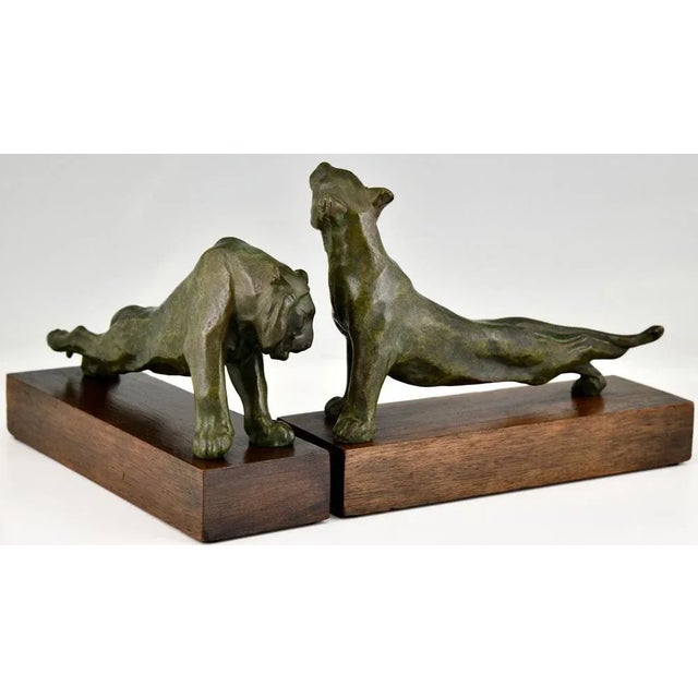 Art Deco Bronze Panther and Tiger Bookends by Oscar Waldmann, 1925, Set of 2 For Sale - Image 4 of 13