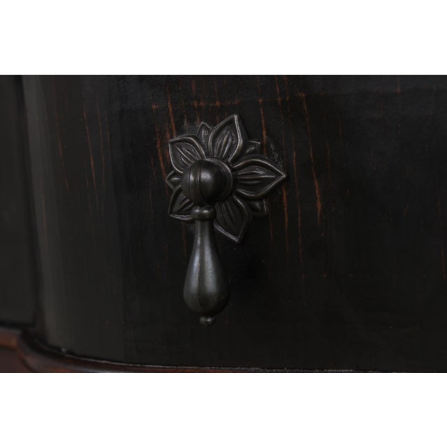 Ethan Allen 4 Drawer Serpentine Chest Commode For Sale - Image 12 of 16