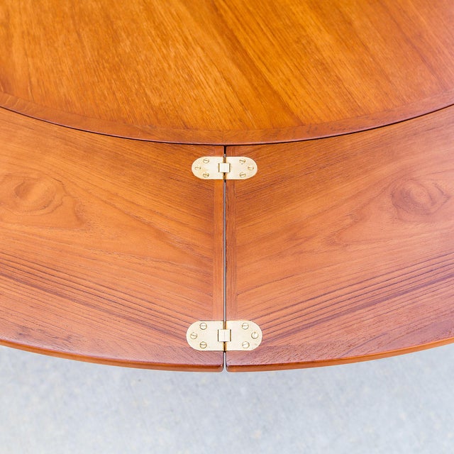 1960s Iconic Danish Modern Lotus Expandable Dining Table by Dyrlund, Large Version For Sale - Image 12 of 15