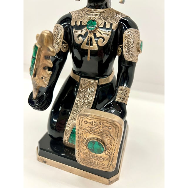 1970s Teotihuacán Mexican Obsidian/Onyx Style Aztec Warrior Sculpture – Kneeling Figure W/ Shield & Macuahuitl – Metal & Green Stone Inlay For Sale - Image 4 of 17