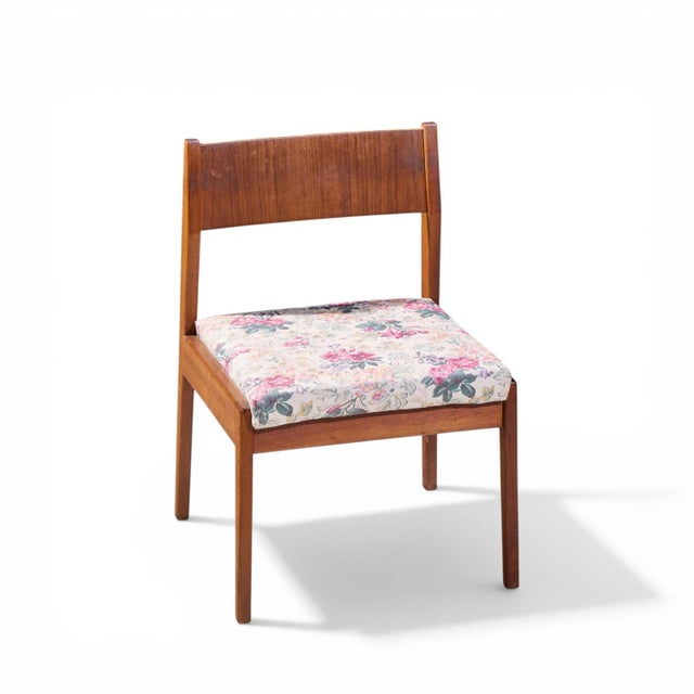 Jens Risom Mid Century Walnut Dining Chairs - Set of 6 For Sale - Image 10 of 10