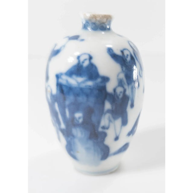 18th Century 18th Century Chinese Blue and White Snuff Bottle Yongzheng Mark For Sale - Image 5 of 10