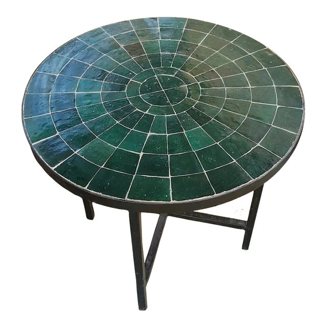 Khdedra' Decoritave Green Round Table With Mosaic Artwork For Sale
