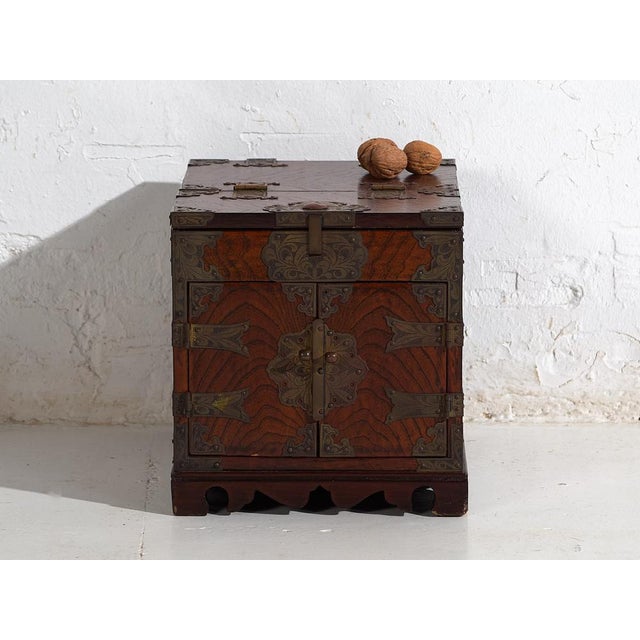 Antique Japanese Kyōdai-Bako Chest For Sale - Image 14 of 15