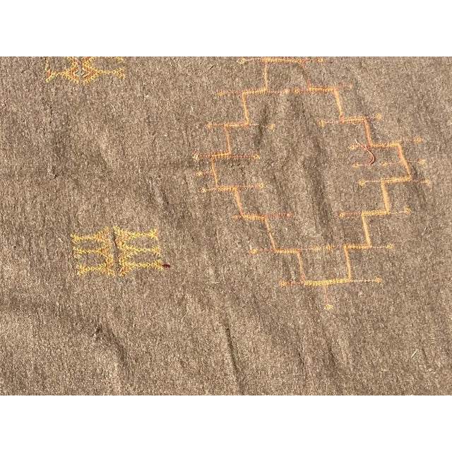 Contemporary Vintage 1960s Moroccan Berber Kilim Rug, Sand and Pumpkin Orange, 4'8" × 7'9" For Sale - Image 3 of 13