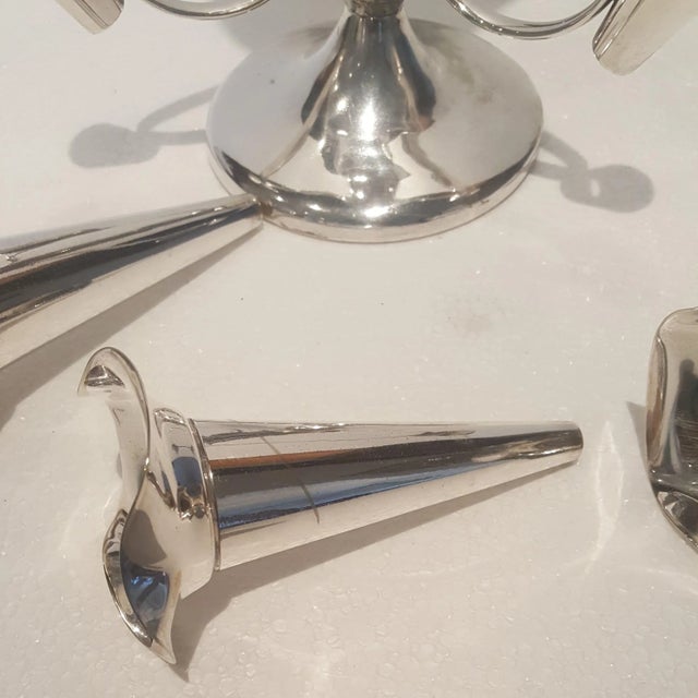 Sheffield Silver Co. 1920s Sheffield and London Trumpet Silver Plated Epergne For Sale - Image 4 of 12