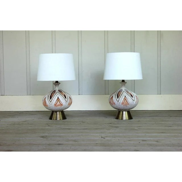 Mid Century Chalkware Lamp Pair Sculptural Textured Atomic Orange White Gold For Sale - Image 6 of 6