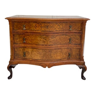 Vintage Berkey and Gay Chest of Drawers Dresser For Sale