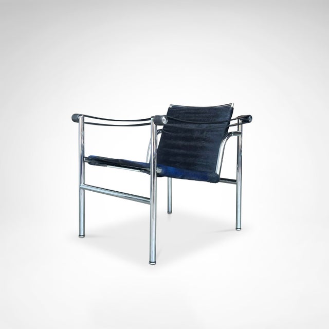 Bauhaus LC1 Blue and Black Ponyskin Armchair by Le Corbusier for Cassina, 1990s For Sale - Image 3 of 13