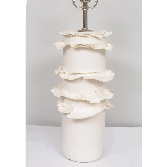 Pair of French Bespoke Ceramic Ruffle Lamps For Sale - Image 4 of 7