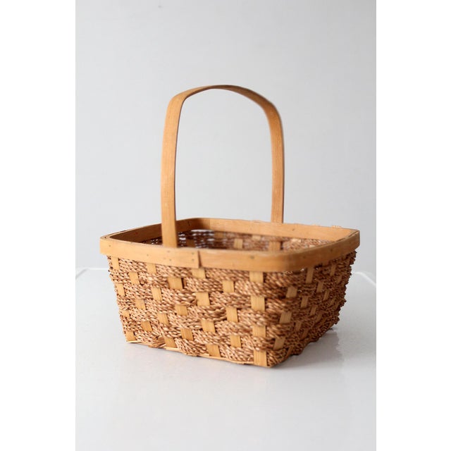Vintage Woven Splint Market Basket With Handle For Sale - Image 4 of 13