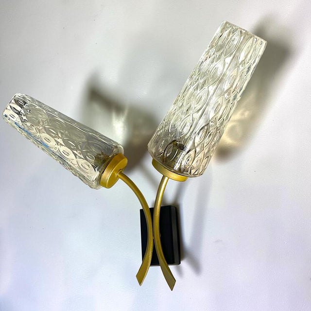 Mid-Century Modern Brass and Textured Glass Double Wall Sconce, 1950s For Sale - Image 6 of 14