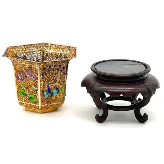 Early 20th Century Chinese Vermeil Sterling, Enameled Peacocks & Flowers Motif Vase & Stand For Sale - Image 4 of 12