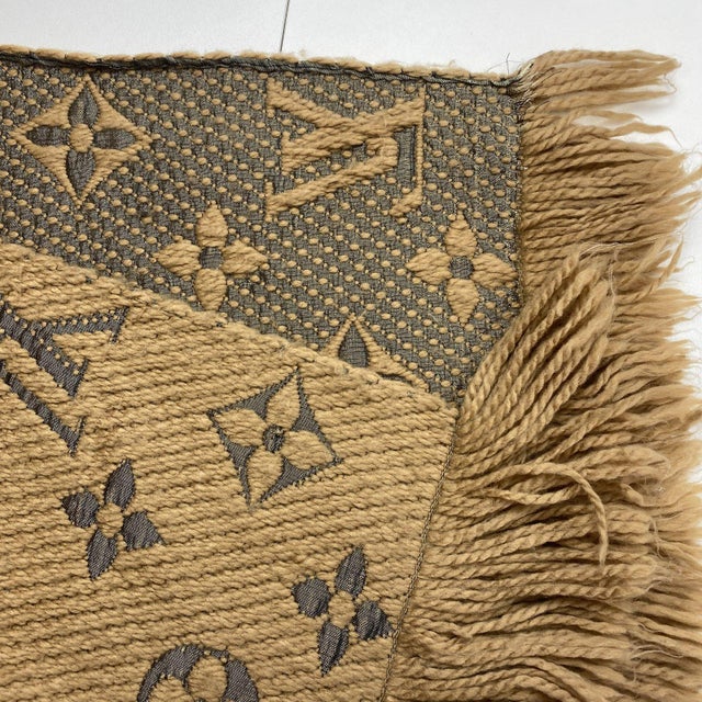 Textile Louis Vuitton Thick Wool & Silk Blend Brown Scarf For Sale - Image 7 of 9