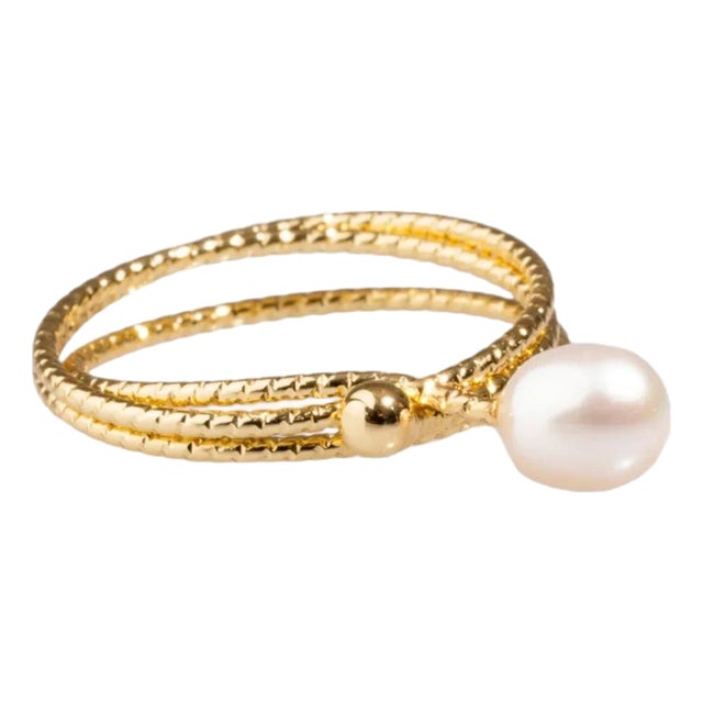 Minimalist Pearl & Gold Elegant Cocktail Ring, Size 4 For Sale