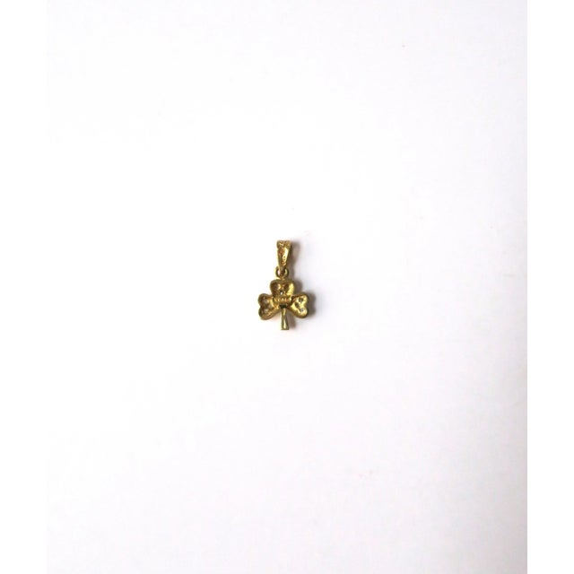 Irish Shamrock Clover Charm 14-Karat Yellow Gold, Diamonds & Emerald For Sale - Image 9 of 9