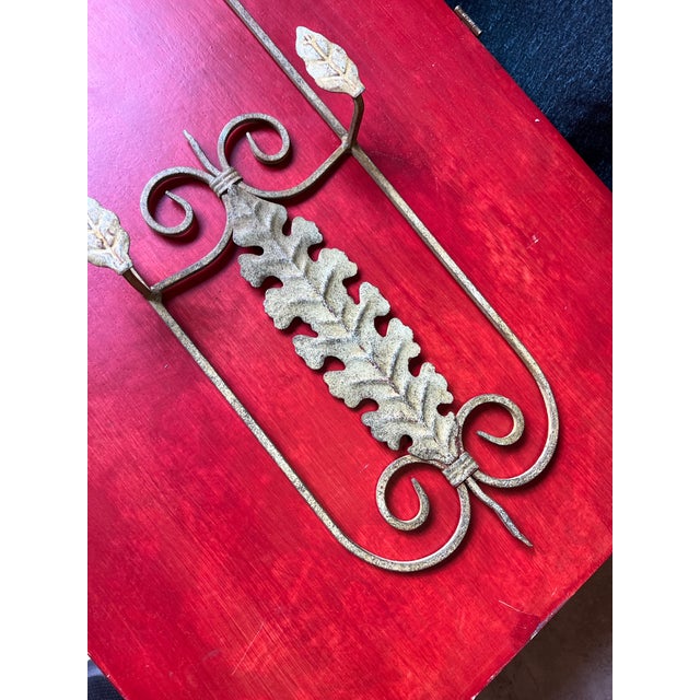 Mid-Century Modern Gold Metal Detailed Wall Hanging Plate Holder For Sale - Image 3 of 7