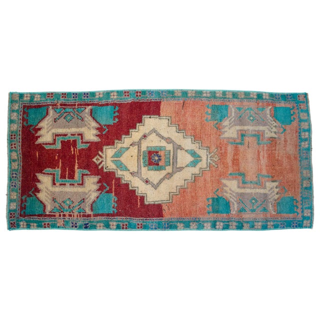 1960s 1960s Hand Knotted Small Oushak Rug Mini Rug Mat Entry Decor Bath Mat - 1'8" X 3'7" For Sale - Image 5 of 14