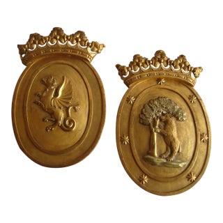 18th Century Pair of Gild Carved Wood Coat of Arms For Sale