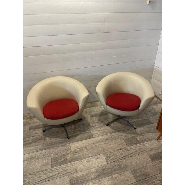 Two vintage swivel chairs, 1970 in superb original condition 400 euro a piece original upholstery!!, 1970 dims; h= 67/48...