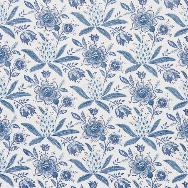 Sample - Schumacher Lafayette Botanical Wallpaper in Cornflower For Sale