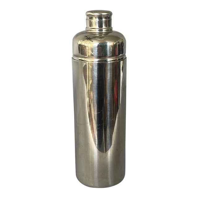 1960s High Quality Stainless Steel Cocktail Shaker, Minimalist Design For Sale