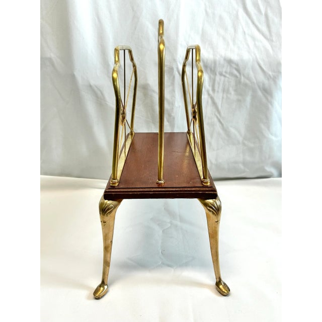 Mid Century Hollywood Regency Brass Magazine Rack - Art Nouveau Scallop Design Rack For Sale In Louisville - Image 6 of 8
