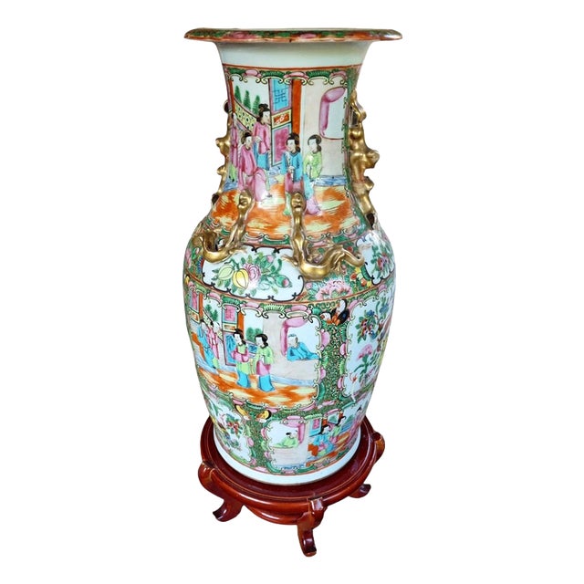 Large Antique Qing Dynasty Chinese Rose Medallion Canton Vase, 1860 For Sale