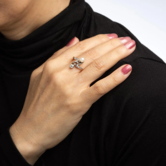 Antique Edwardian Diamond Pearl Ring Moi et Toi 18k Gold Silver Topped Jewellery 9 size 9 For Sale In Los Angeles - Image 6 of 6