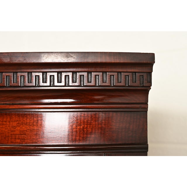 Drexel Georgian Mahogany Bow Front Corner Cabinet, 1950s For Sale - Image 13 of 18