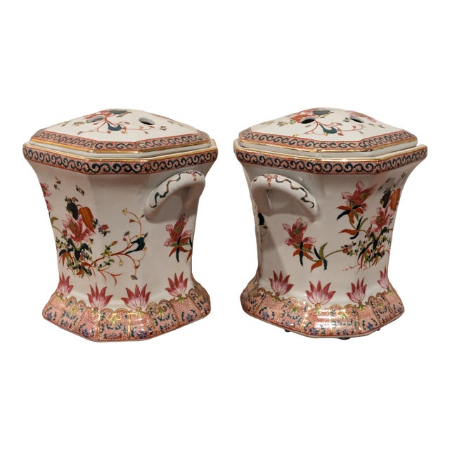 Pair of Chinese Porcelain Potpourri Jars With Lids For Sale