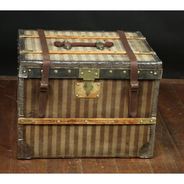 Monogrammed Hat Trunk in Striped Canvas, 1920s For Sale - Image 9 of 9