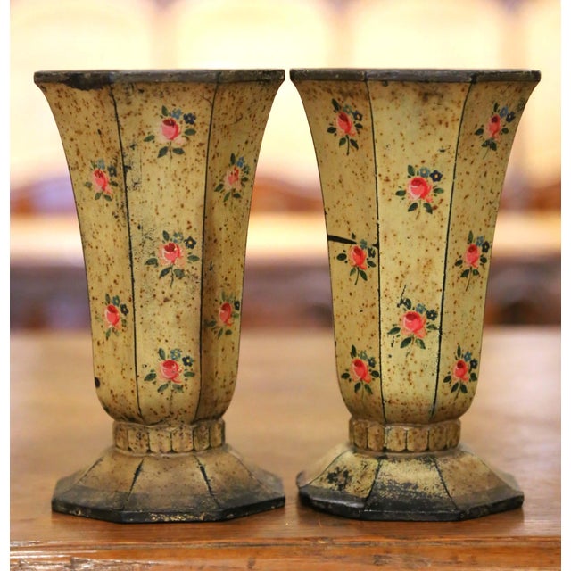 French Pair of Early 20th Century French Hand-Painted Composition Flower Vases For Sale - Image 3 of 8