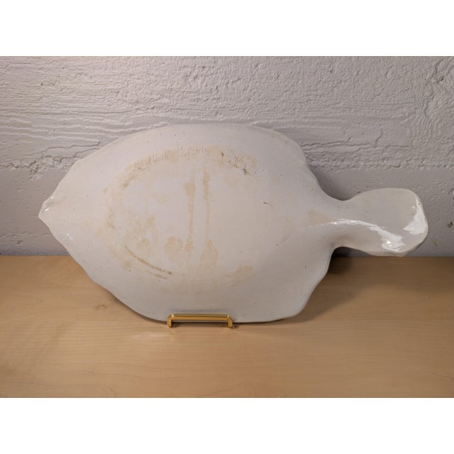 1979 Vintage Rosalie and Tom Nadeau "Blackback Flounder" Ceramic Fish Platter - 18.75" For Sale - Image 11 of 15