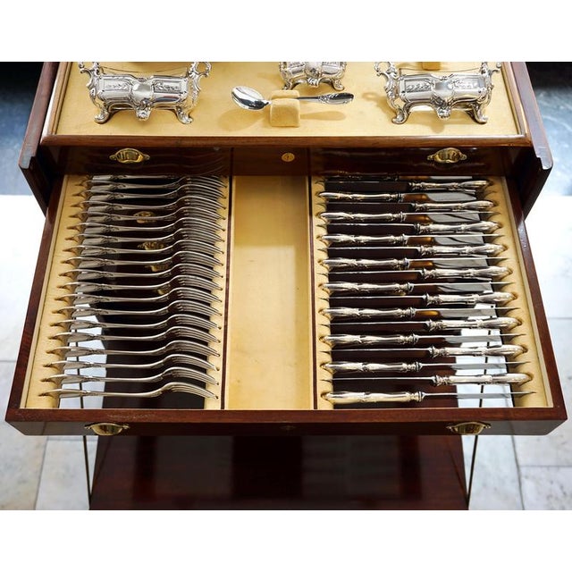 Extensive Cutlery Set for Twelve Persons, Set of 196 For Sale - Image 4 of 18