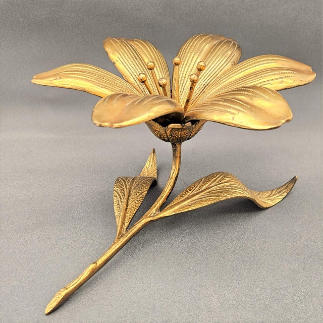 Metal Hollywood Regency Lotus Flower Brass Ashtray, 1950s For Sale - Image 7 of 7