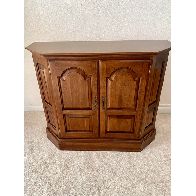 Ethan Allen Rare Mid 20th Century Georgian Court Sheffield Finish Solid Cherry Console Chest Mint Condition For Sale - Image 10 of 11